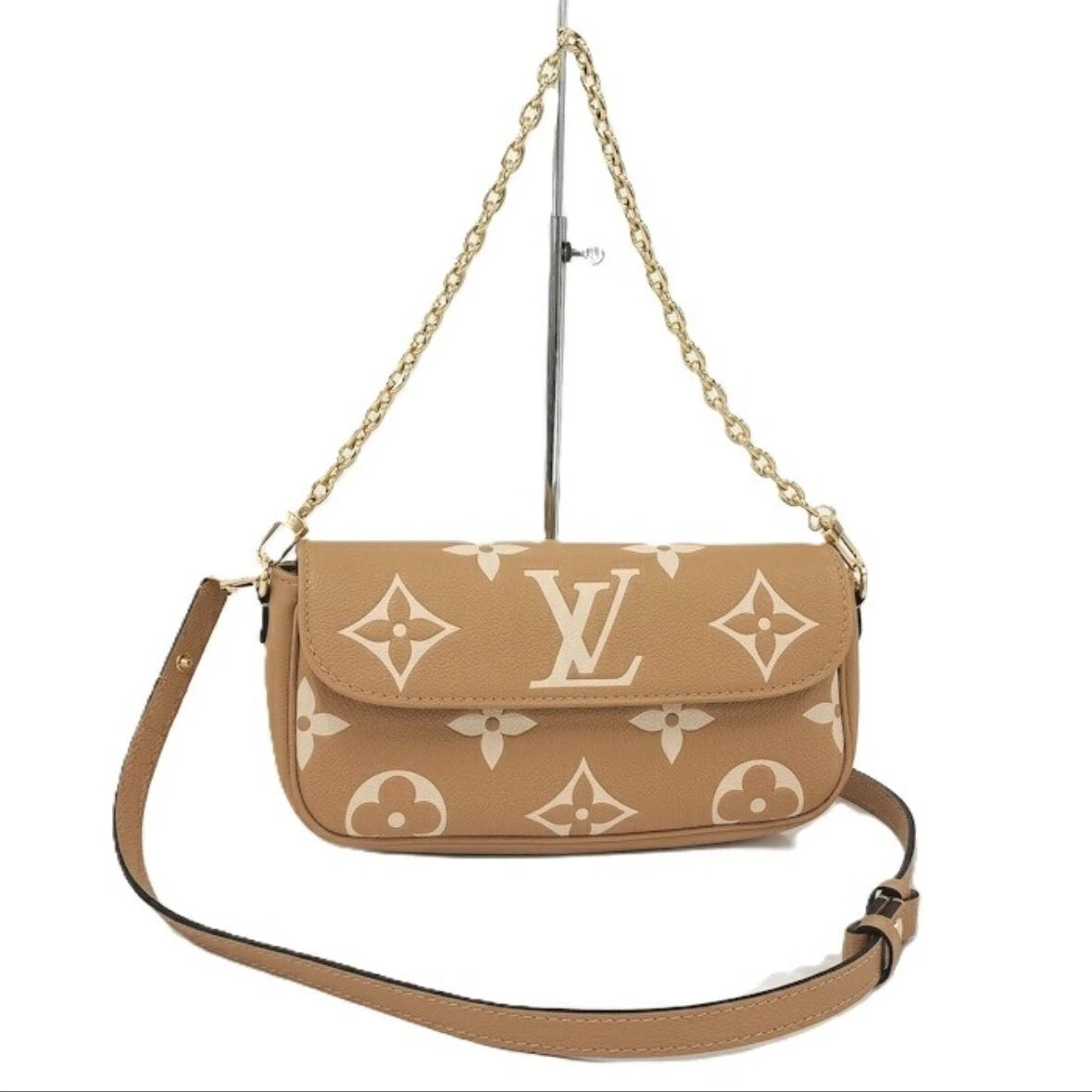 LOUIS VUITTON Chain Wallet