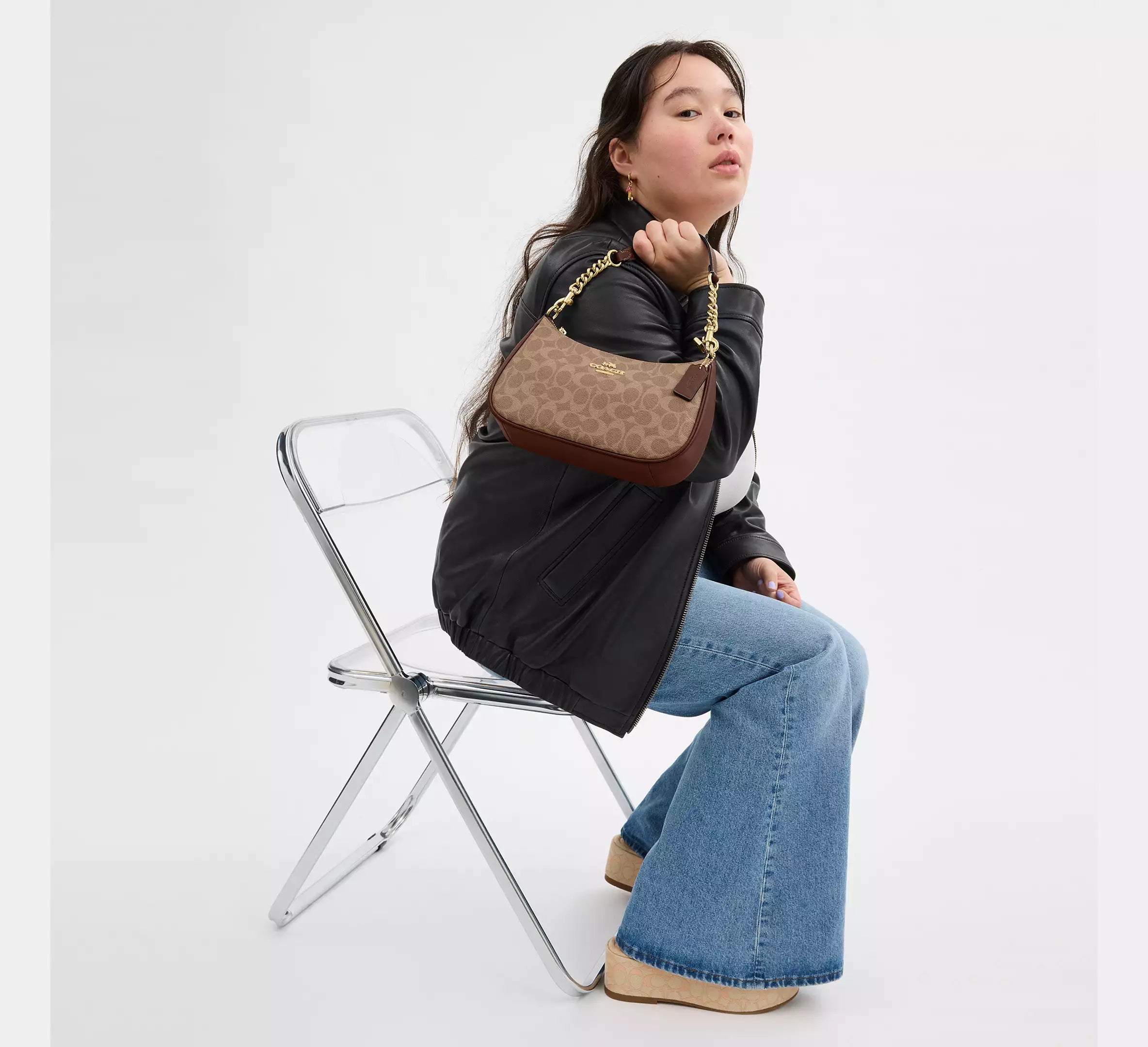 Teri Shoulder Bag In Signature Canvas