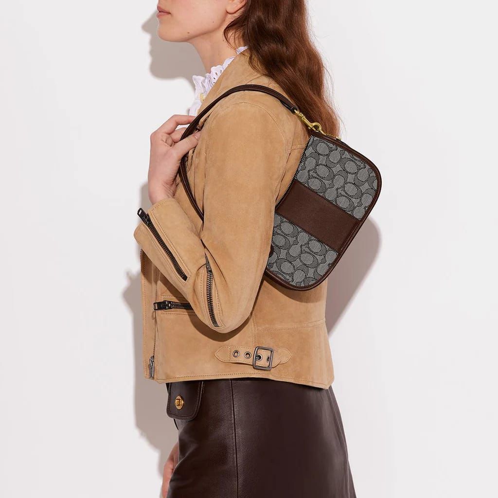 Coach Swinger Bag In Signature Jacquard