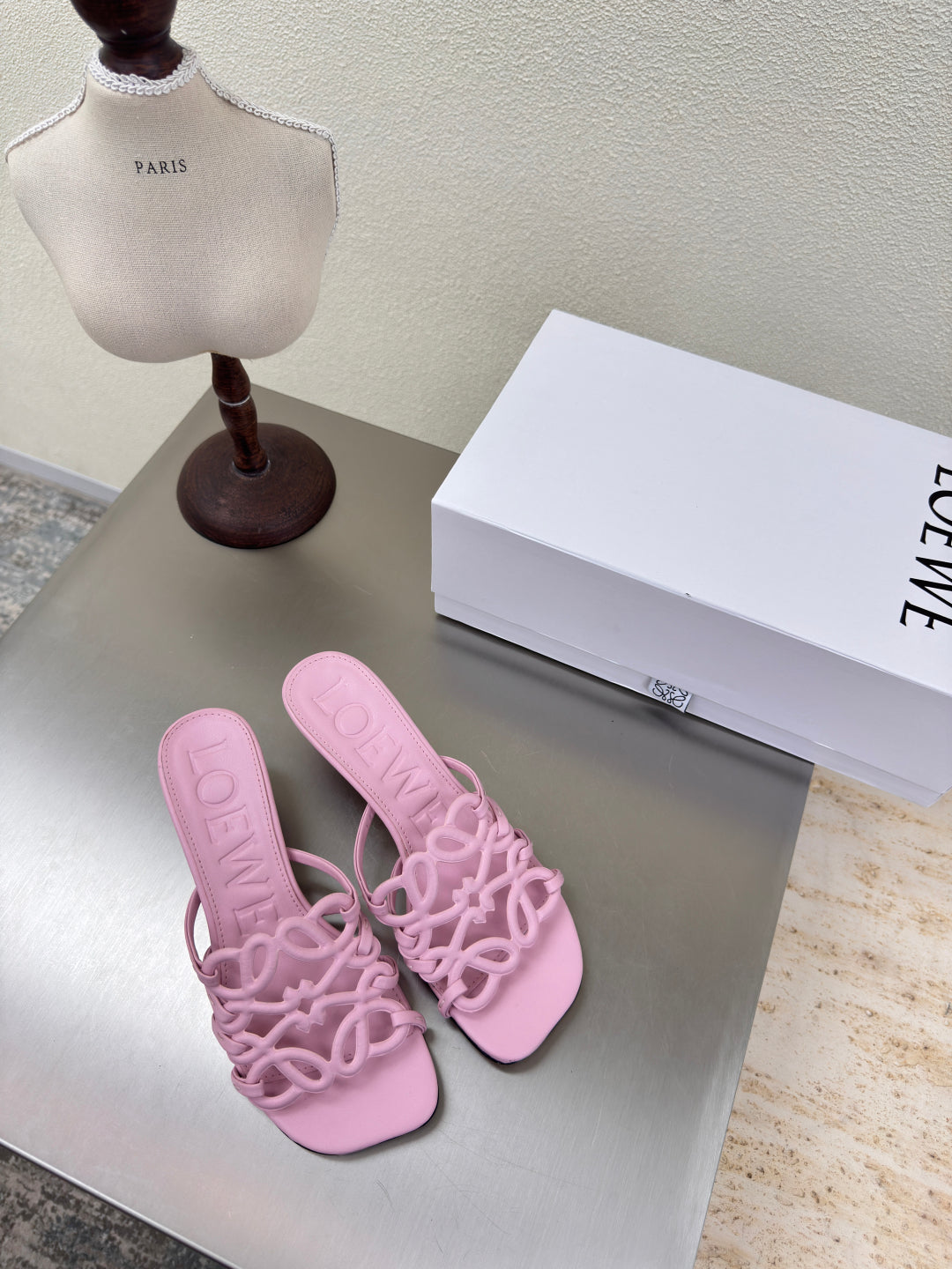 LOEWE Petal Anagram slide in soft calfskin