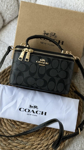 Coach vanity case bag