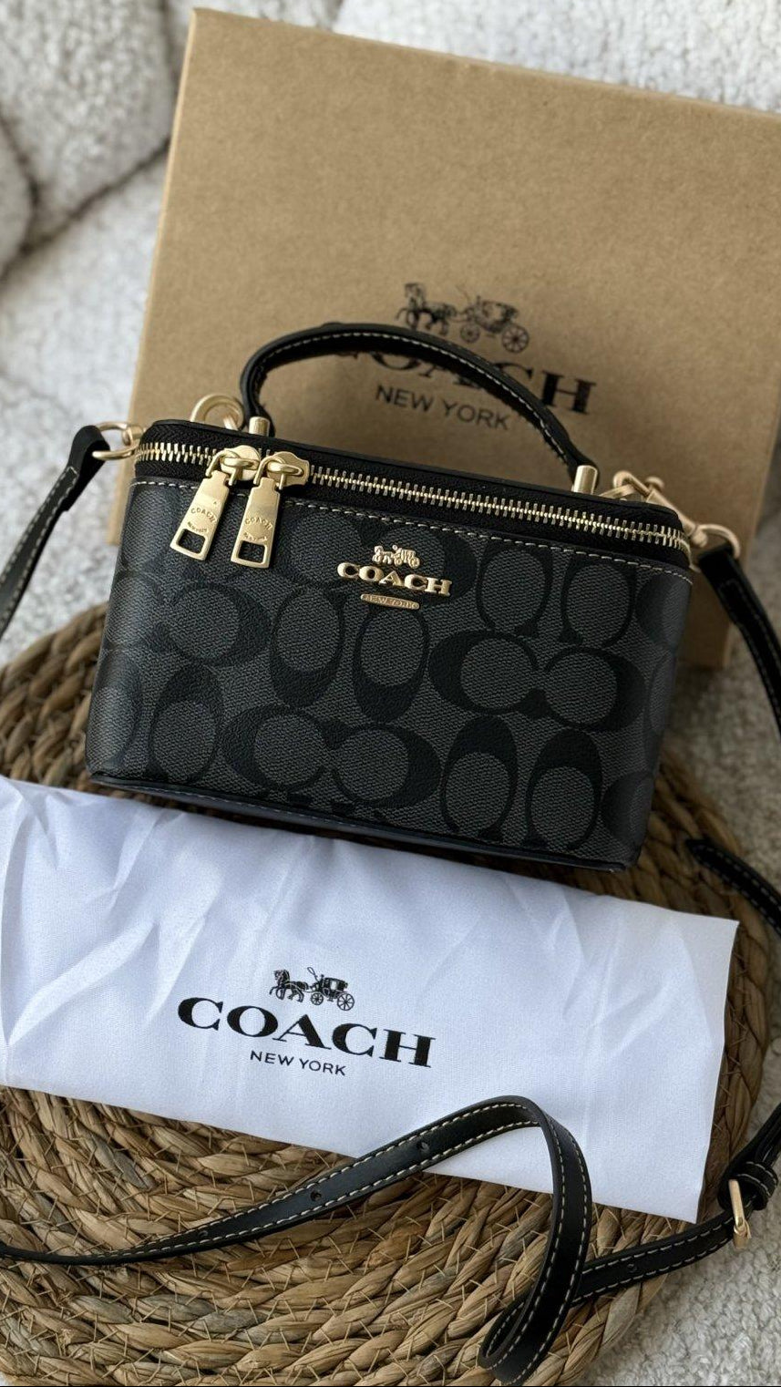 Coach vanity case bag