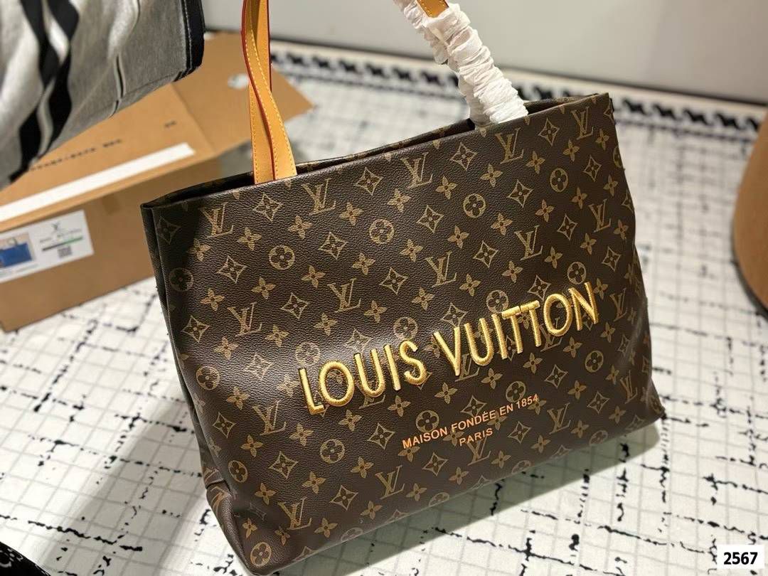 Louis Vuitton Shopper Tote