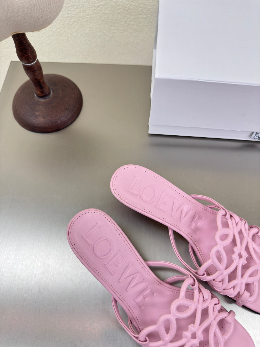 LOEWE Petal Anagram slide in soft calfskin