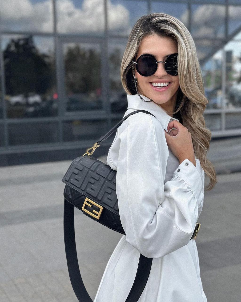FENDI Medium Baguette Chain Shoulder Bag - Black