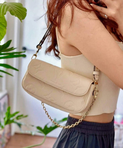 Louis Vuitton Wallet on Chain hover