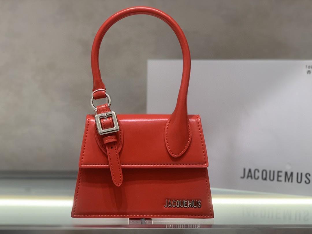 Jacquemus Le Chiquito Moyen Boucle Bag