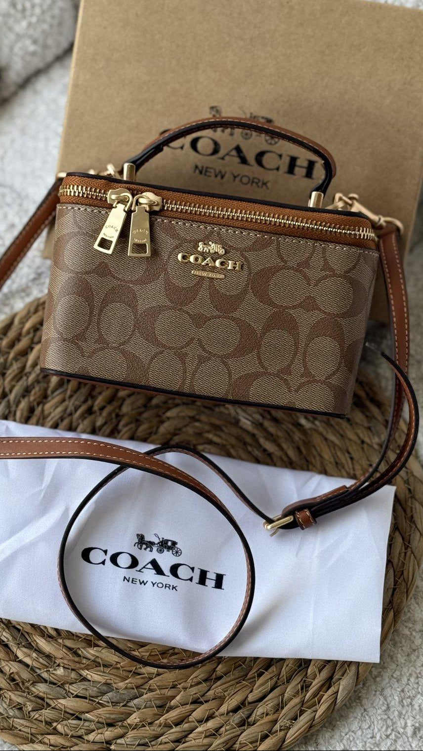 Coach vanity case bag