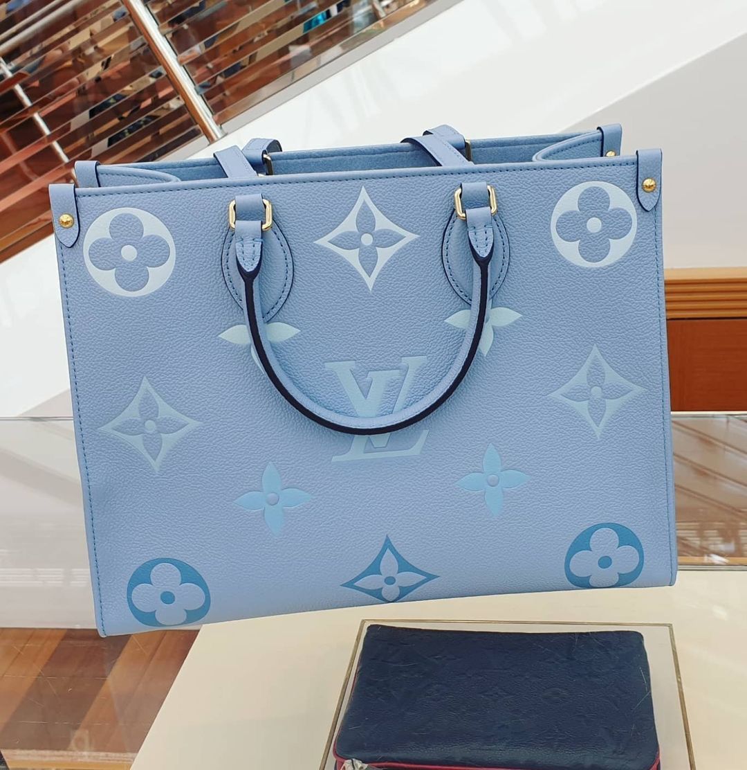 Louis Vuitton Onthego leather tote