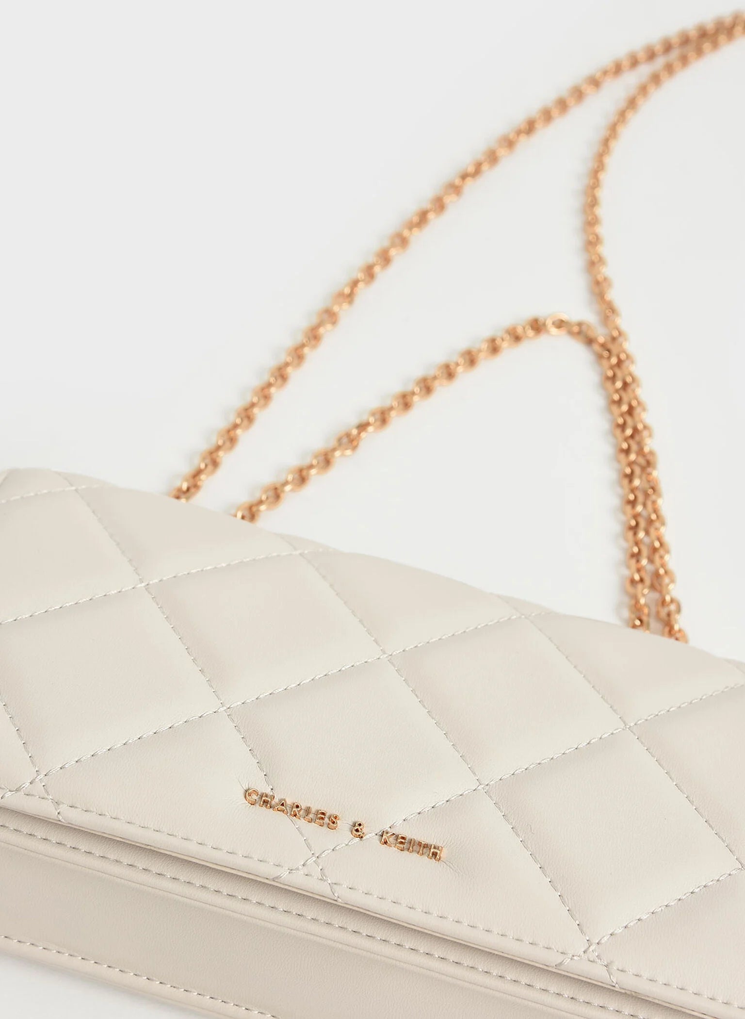 Paffuto Chain Handle Quilted Long Wallet - Cream