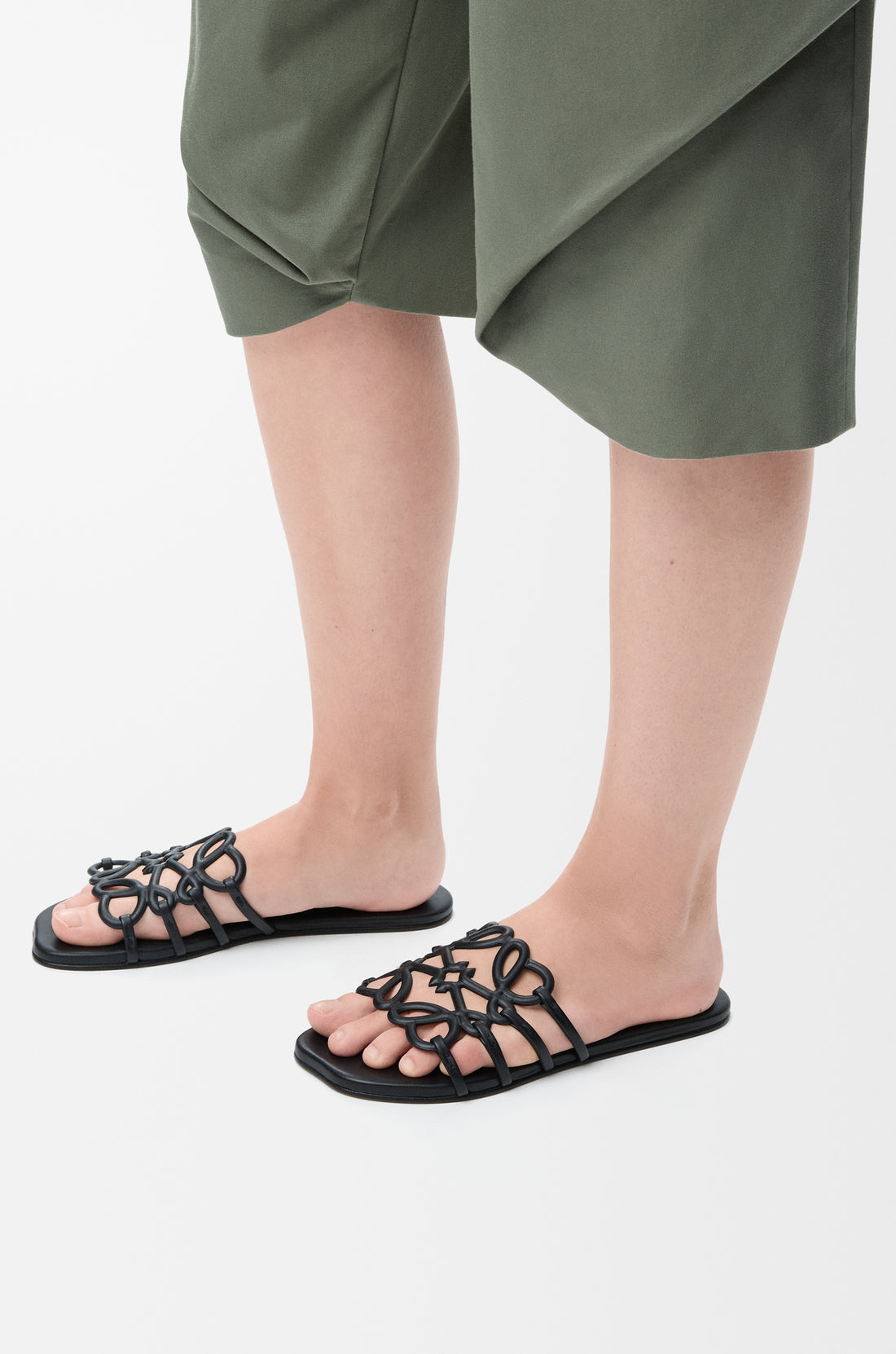 LOEWE Petal Anagram slide in soft calfskin