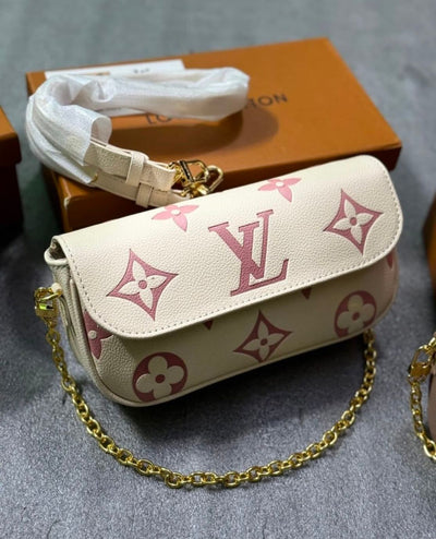 Louis Vuitton Wallet on Chain hover