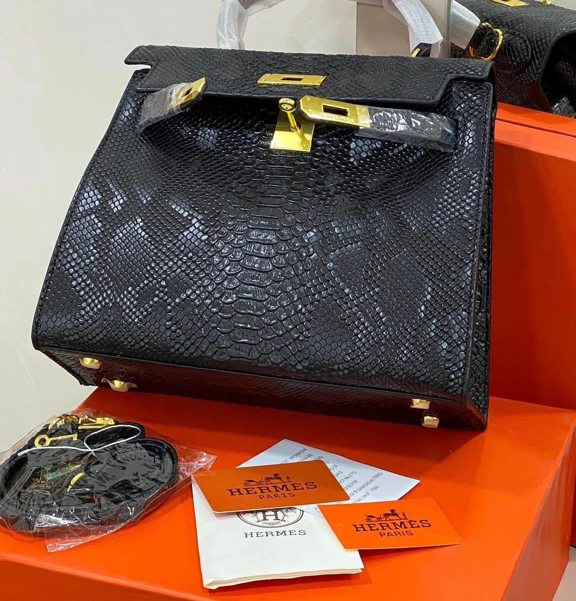 Hermès Kelly 28cm Crocodile Palladium Hardware