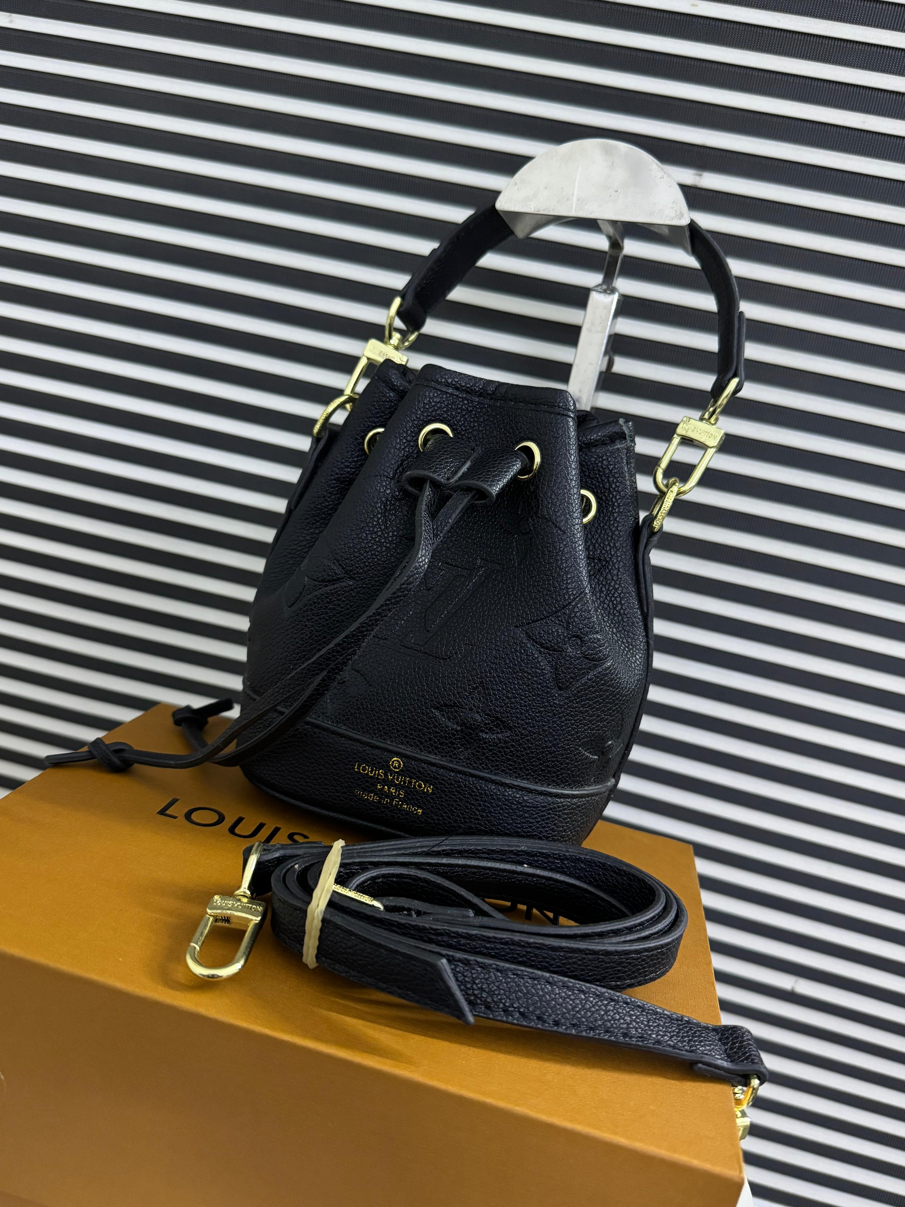 LOUIS VUITTON  Nano Noé