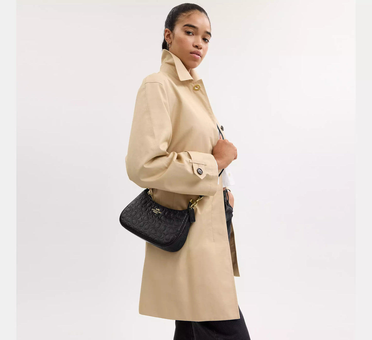 Teri Shoulder Bag In Signature Leather