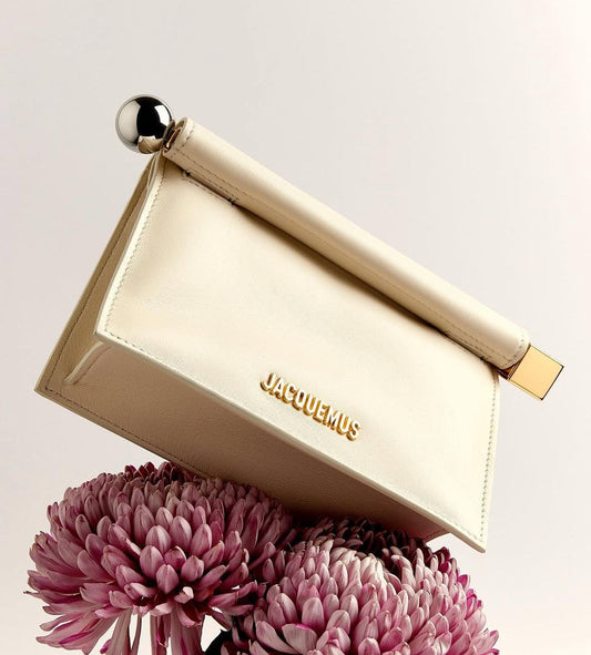 JACQUEMUS  The Small Rond Carrè Clutch