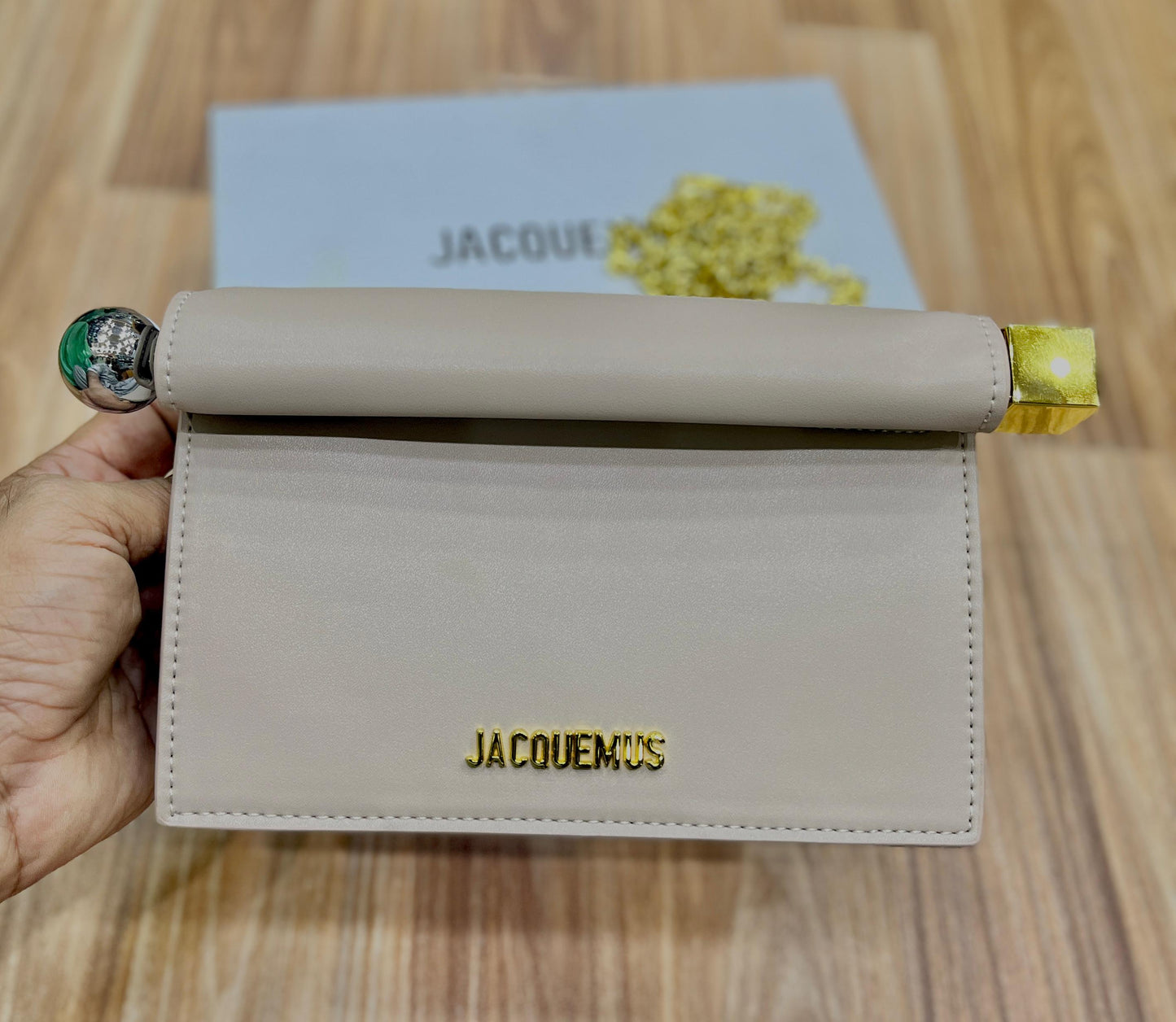 JACQUEMUS  The Small Rond Carrè Clutch