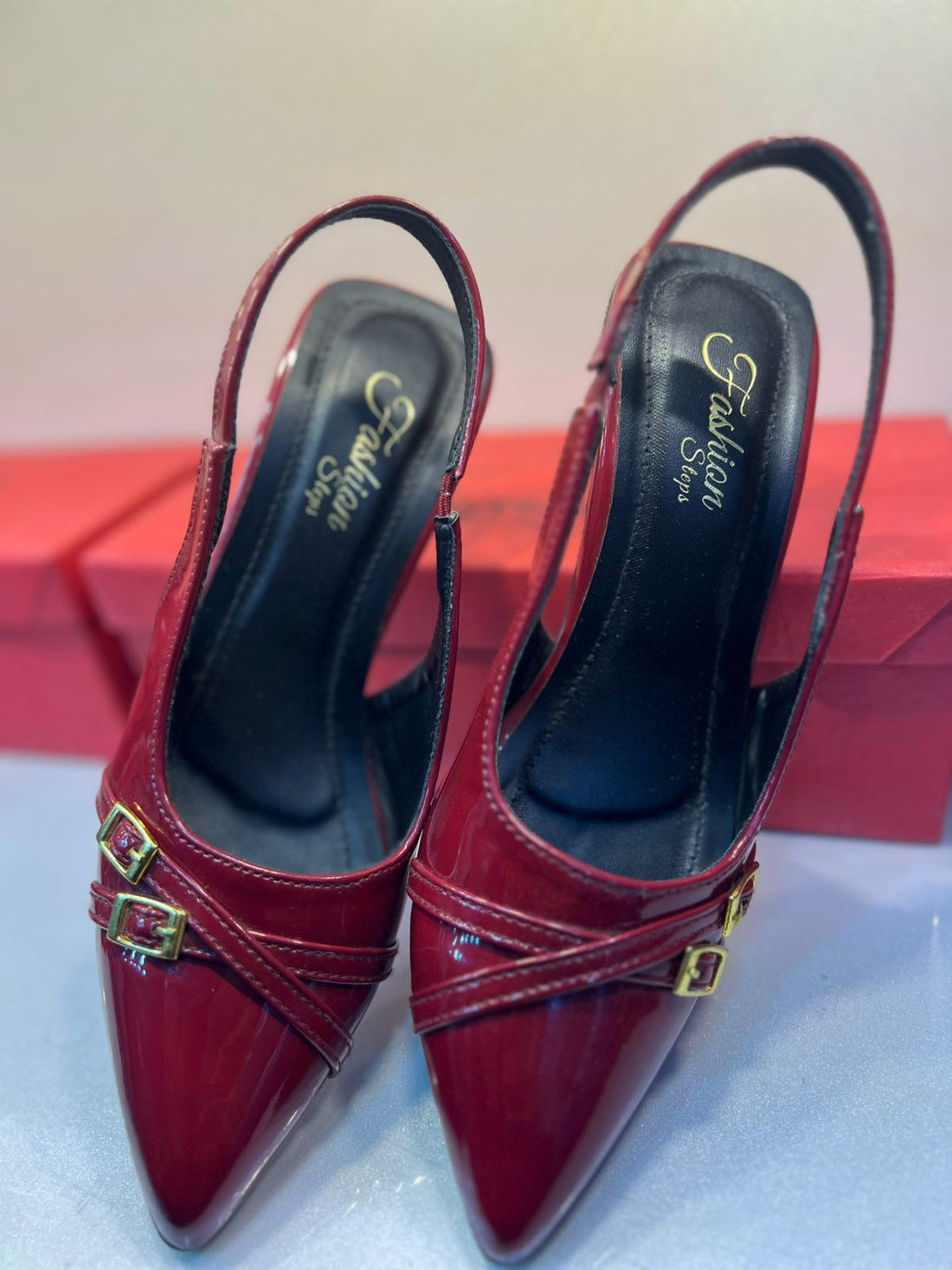 GlamAura brand logo – premium fashion label specializing in women’s bags and stylish accessories.