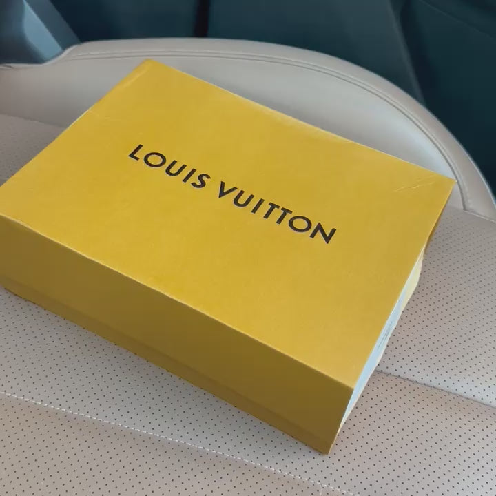 LV Wallet On Chain Capucines